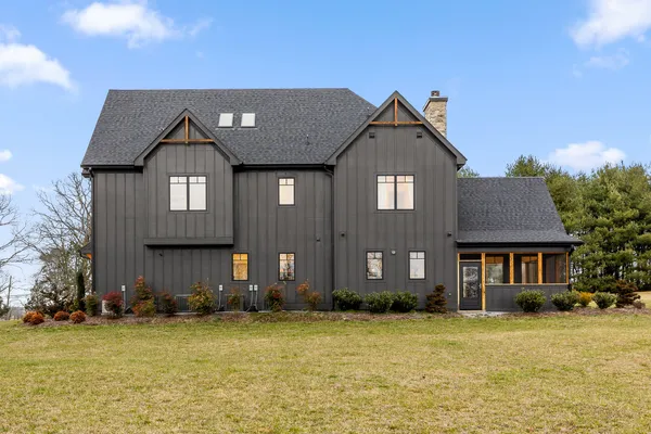 $1,250,000 | 763 Highway 127, Signal Mountain, TN 37377