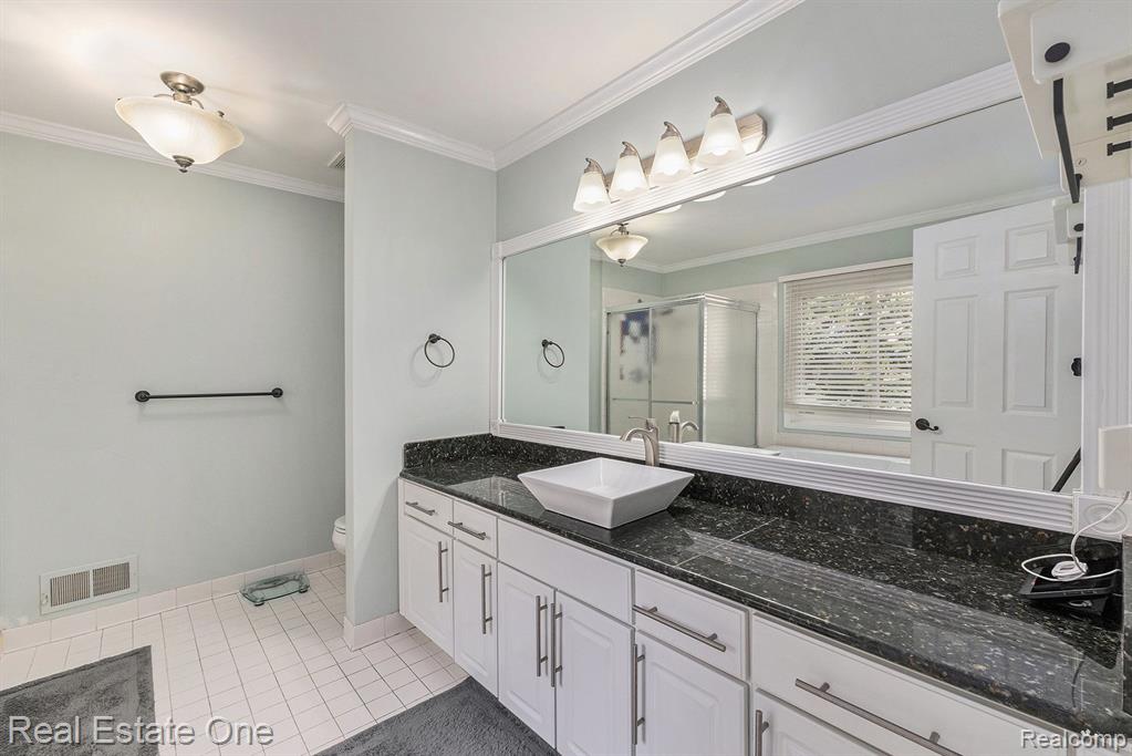 724 Woodfield Way Rochester Hills, MI 48307 - Photo 22 of 27