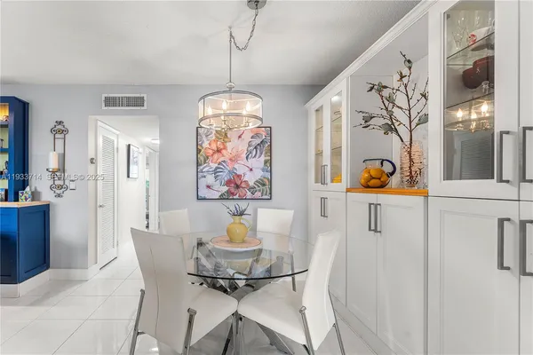 $429,900 | 743 North Riverside Drive, Unit 5C, Pompano Beach, FL 33062