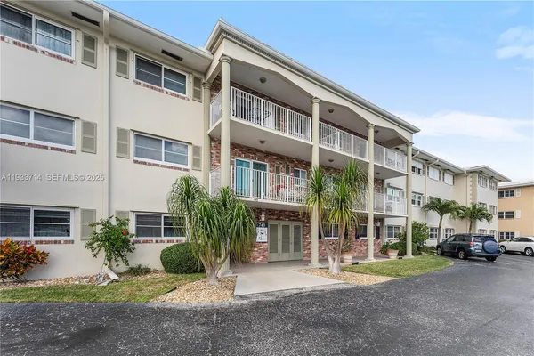 $429,900 | 743 North Riverside Drive, Unit 5C, Pompano Beach, FL 33062