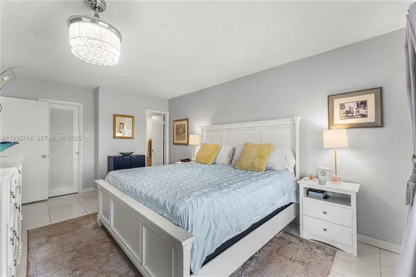 $429,900 | 743 North Riverside Drive, Unit 5C, Pompano Beach, FL 33062