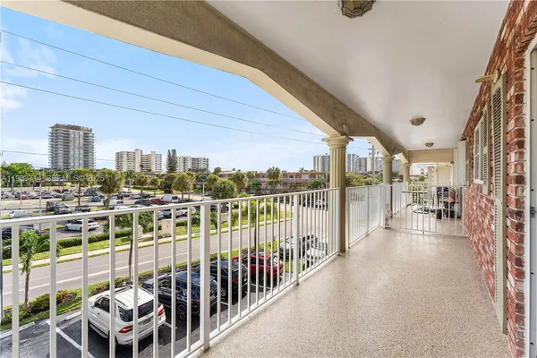 $429,900 | 743 North Riverside Drive, Unit 5C, Pompano Beach, FL 33062