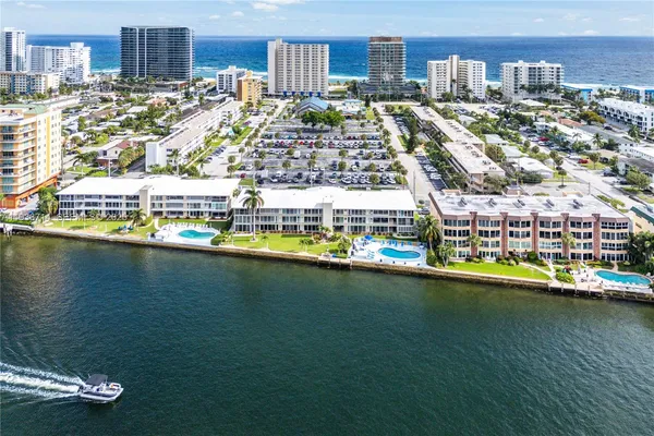 $429,900 | 743 North Riverside Drive, Unit 5C, Pompano Beach, FL 33062