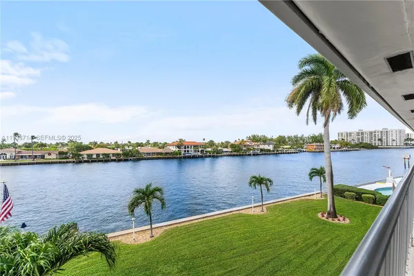 $429,900 | 743 North Riverside Drive, Unit 5C, Pompano Beach, FL 33062