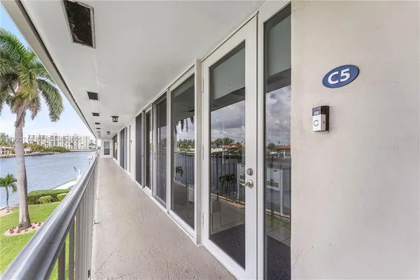 $429,900 | 743 North Riverside Drive, Unit 5C, Pompano Beach, FL 33062