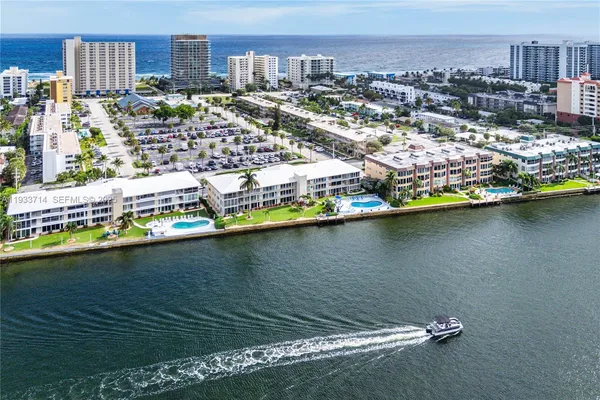 $429,900 | 743 North Riverside Drive, Unit 5C, Pompano Beach, FL 33062