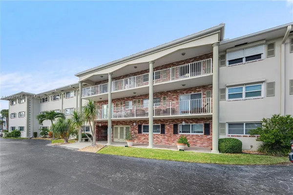 $429,900 | 743 North Riverside Drive, Unit 5C, Pompano Beach, FL 33062