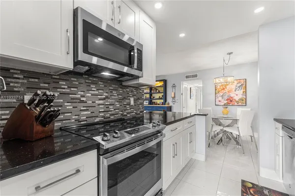 $429,900 | 743 North Riverside Drive, Unit 5C, Pompano Beach, FL 33062