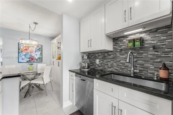 $429,900 | 743 North Riverside Drive, Unit 5C, Pompano Beach, FL 33062