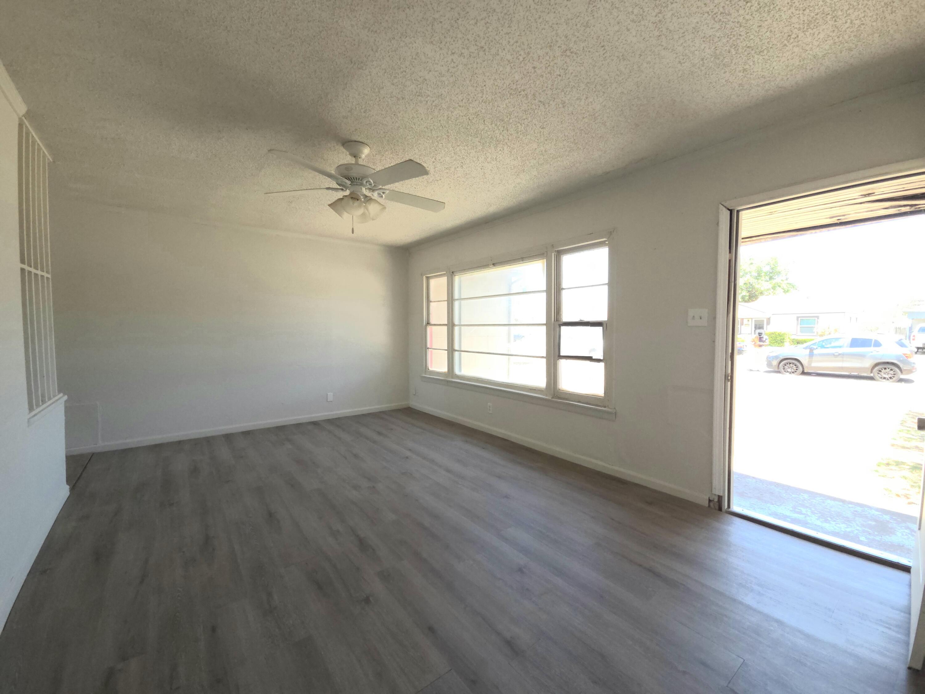 2005 61st Street Lubbock, TX 79412 - Photo 6 of 10 Living Room