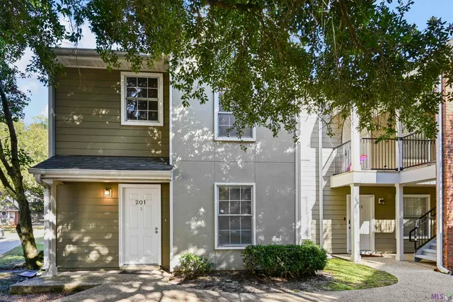 $184,900 | 141 East Boyd Drive, Unit 201, Baton Rouge, LA 70808