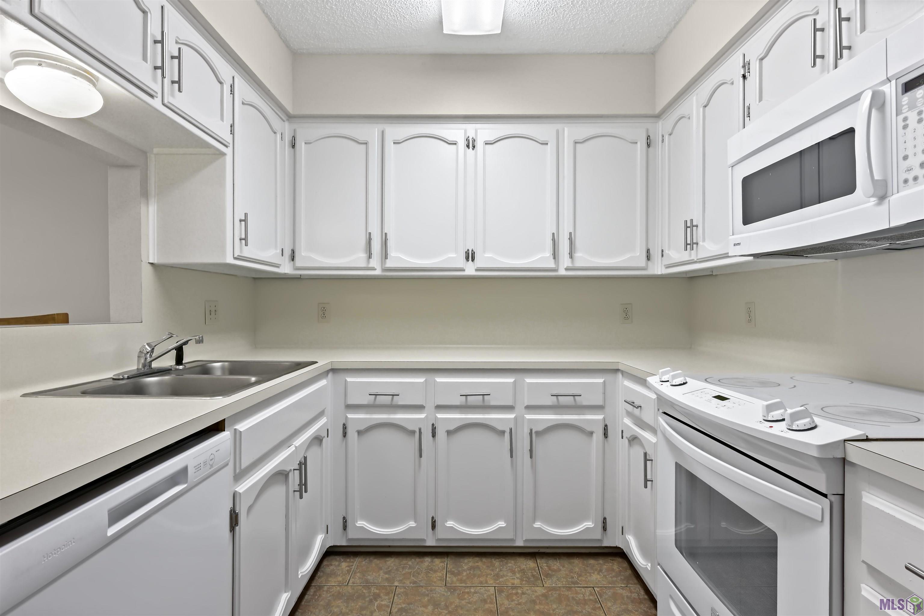 141 East Boyd Drive, Unit 201 Baton Rouge, LA 70808 - Photo 2 of 9