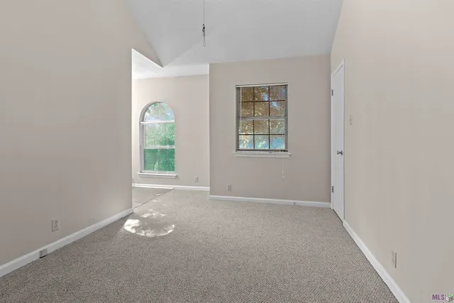 $184,900 | 141 East Boyd Drive, Unit 201, Baton Rouge, LA 70808