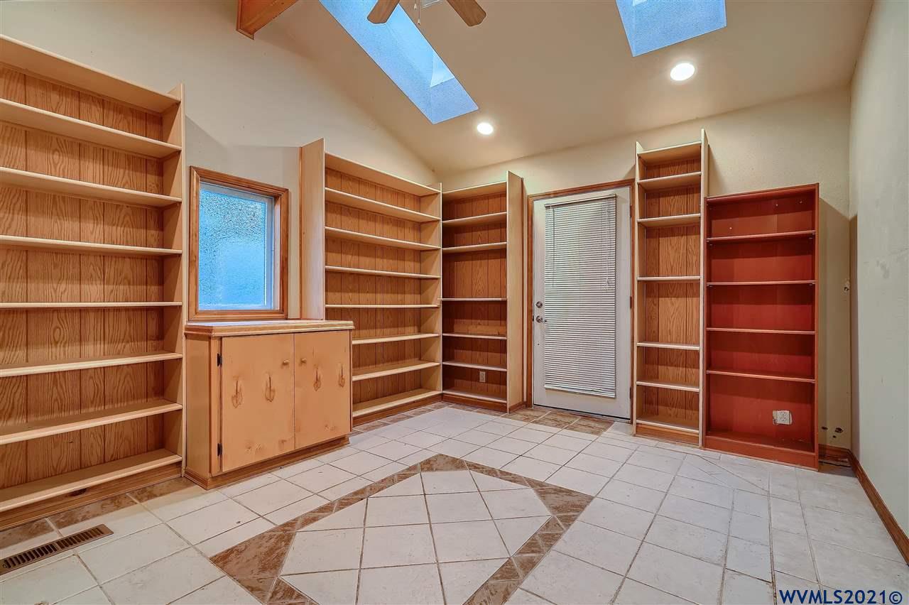 19019 Northeast Davis Street Portland, OR 97230 - Photo 21 of 26