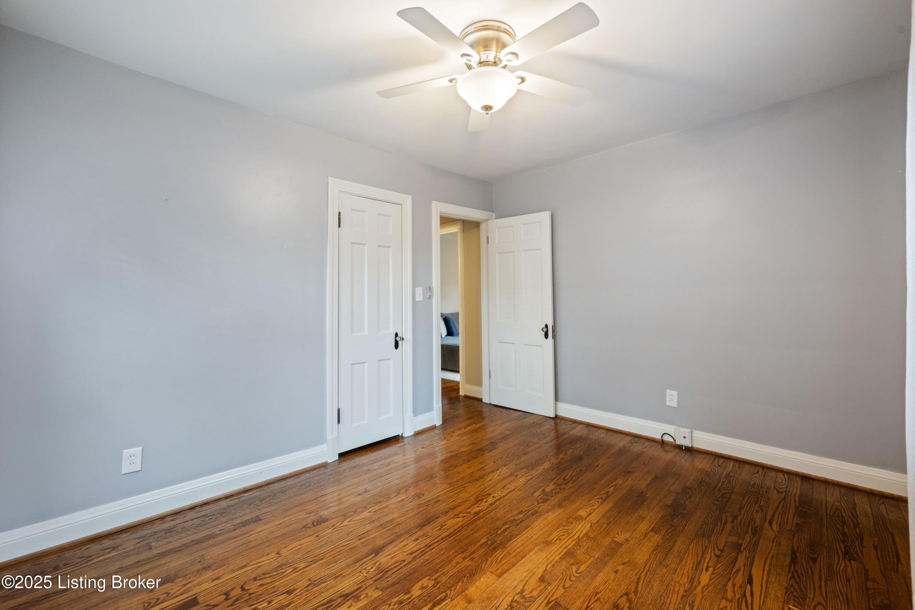 3917 Staebler Avenue Louisville, KY 40207 - Photo 23 of 37 28