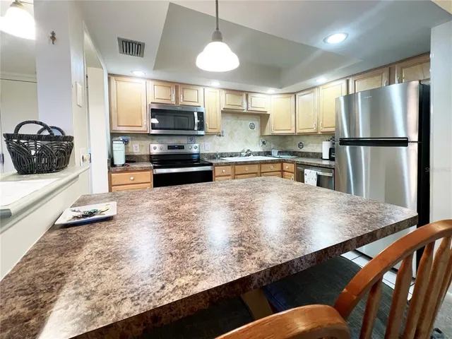 $2,500 | 5220 Brittany Drive South, Unit 1101, St. Petersburg, FL 33715