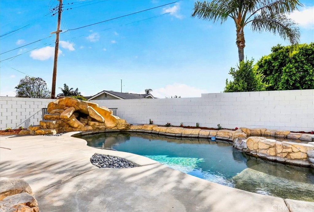 592 North Milford Road Orange, CA 92867 - Photo 37 of 39