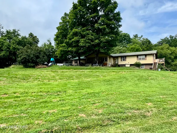 1717 West Raccoon Valley Drive, Heiskell, TN 37754