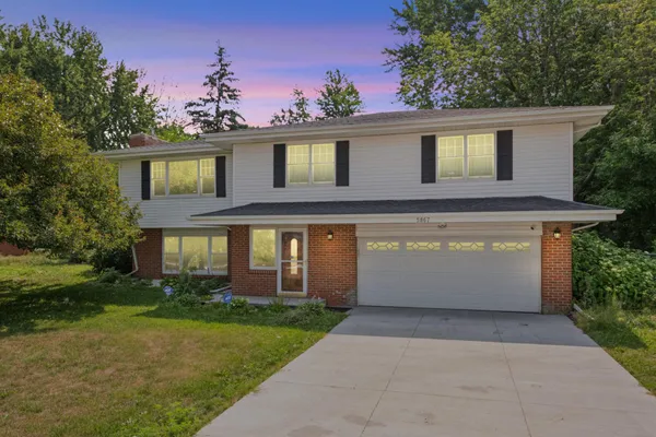 $3,200 | 5867 Central Avenue Northeast, Fridley, MN 55432