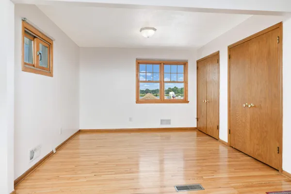 $3,200 | 5867 Central Avenue Northeast, Fridley, MN 55432