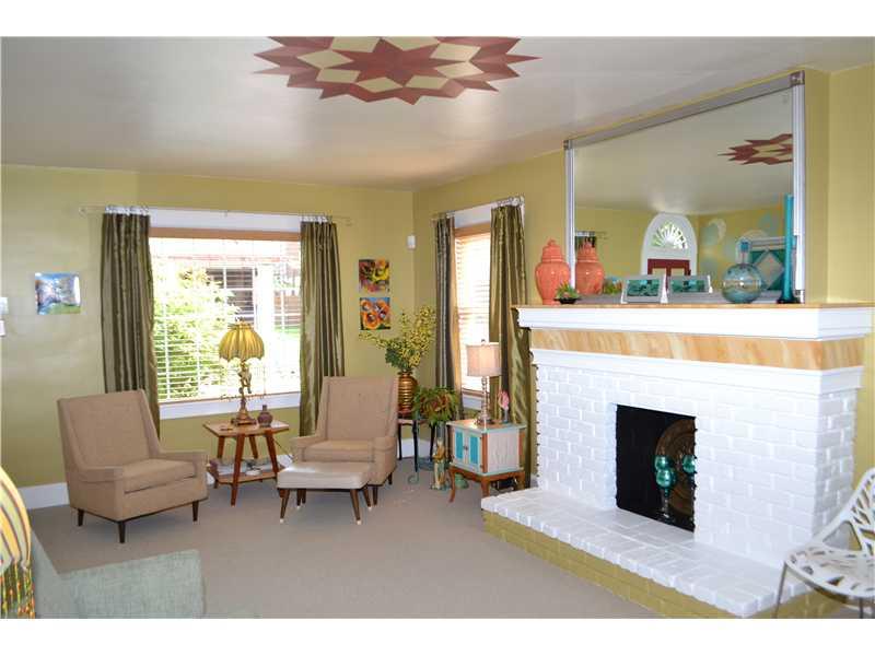 3929 Riddile Street Brighton Heights, PA 15212 - Photo 3 of 25 Living Room.