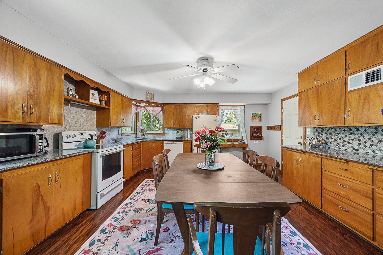 901 East Adams Street Washington, IL 61571 - Photo 5 of 43