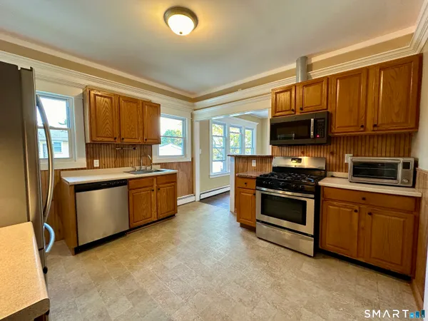 $1,850 | 9 Park Street, West Haven, CT 06516