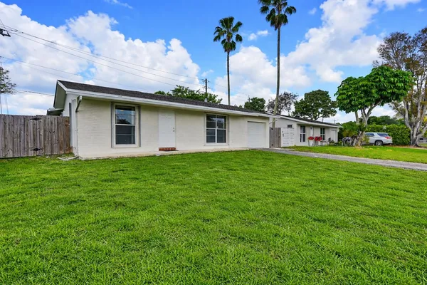 $490,000 | 22229 Southwest 65th Terrace, Boca Raton, FL 33428