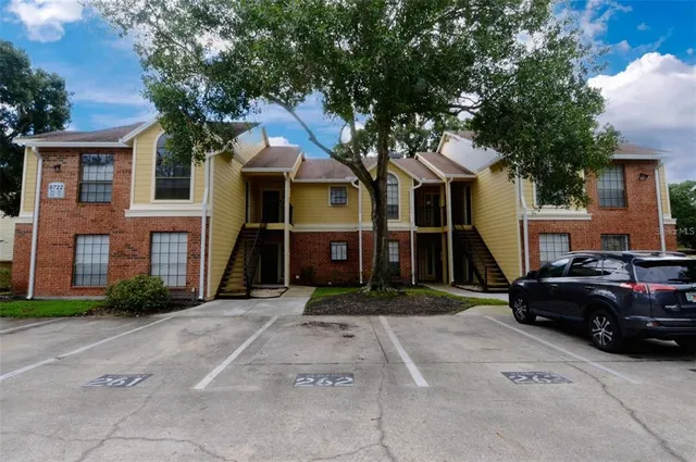 $1,150 | 8722 Mallard Reserve Drive, Unit 202, Tampa, FL 33614