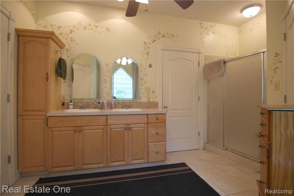 29223 Crawford Road Romulus, MI 48174 - Photo 23 of 36