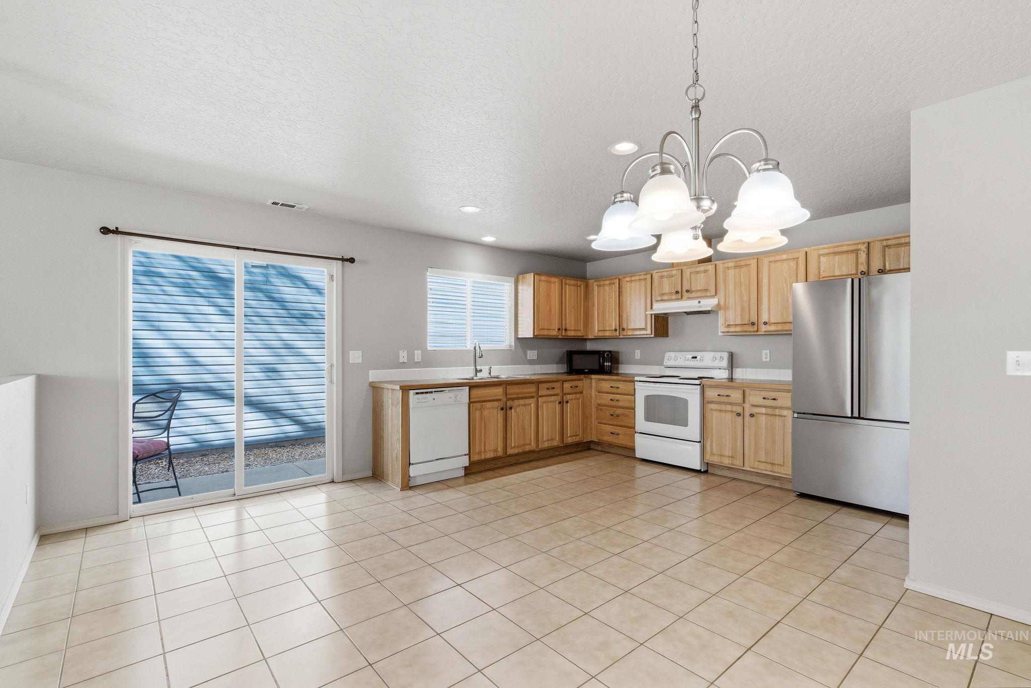 6613 South Covewood Way Boise, ID 83709 - Photo 12 of 29