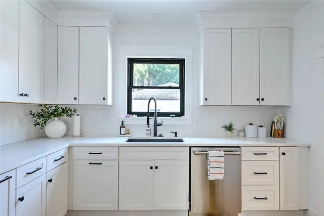 $6,500 | 310 Elmgrove Avenue, Providence, RI 02906