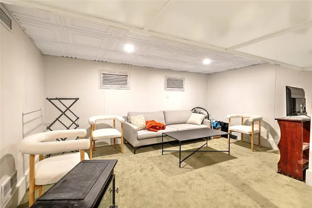 $6,500 | 310 Elmgrove Avenue, Providence, RI 02906