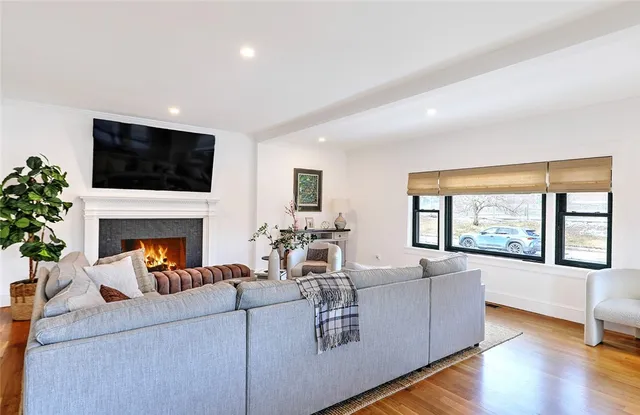 $6,500 | 310 Elmgrove Avenue, Providence, RI 02906