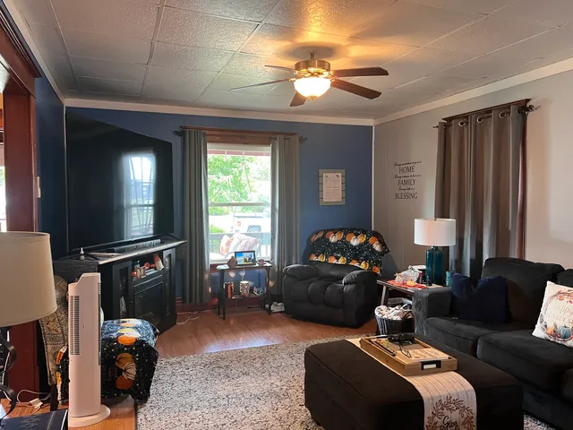 $189,900 | 132 West Franklin Street, Paxton, IL 60957