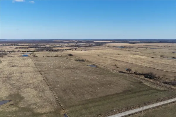 $160,000 | 25 Road Longton Ks 67352, Longton, KS 67352