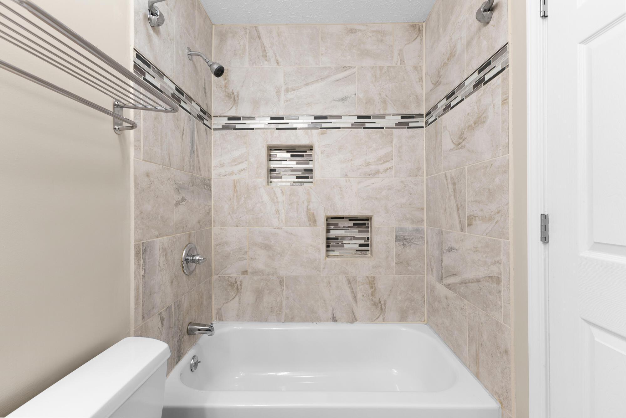 2176 Hedgerow Road, Unit 2176D Columbus, OH 43220 - Photo 16 of 24 25_25