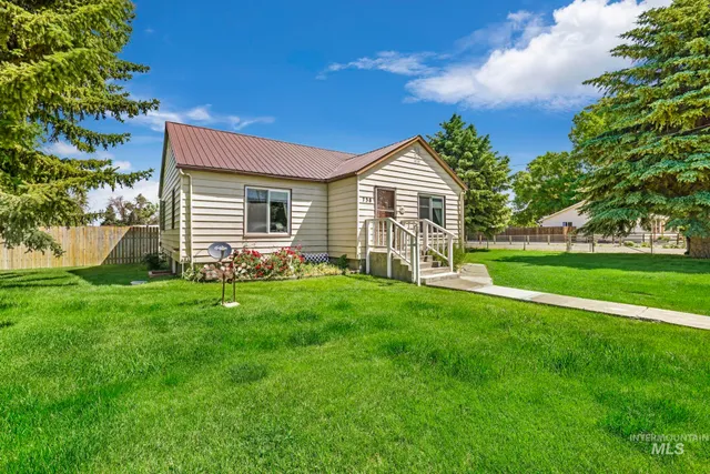 $309,990 | 738 3rd Avenue East, Gooding, ID 83330