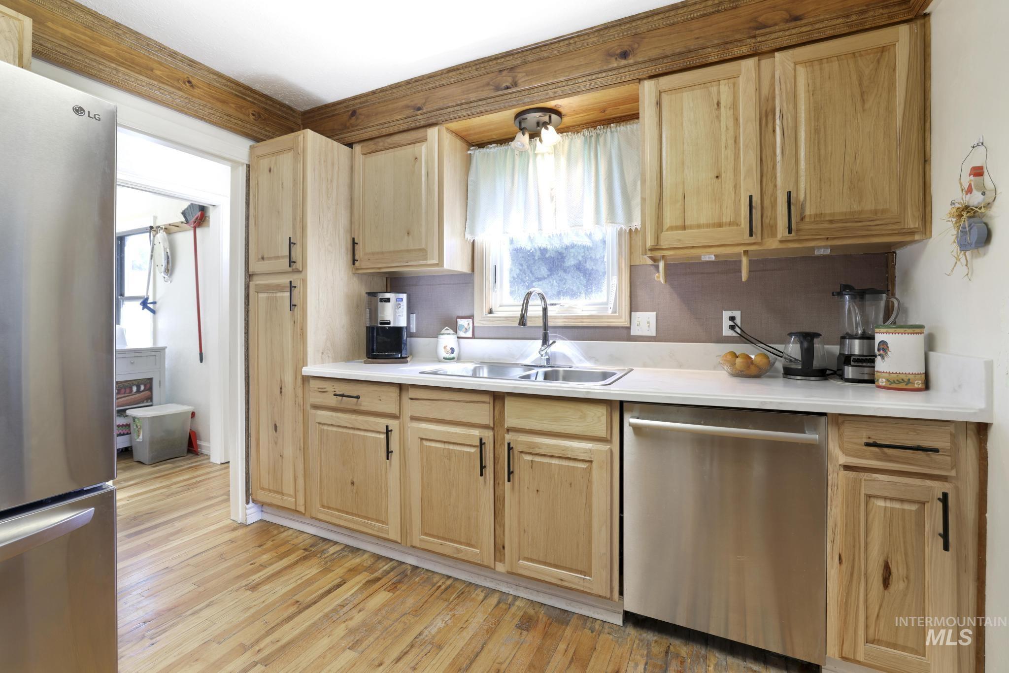 738 3rd Avenue East Gooding, ID 83330 - Photo 15 of 43