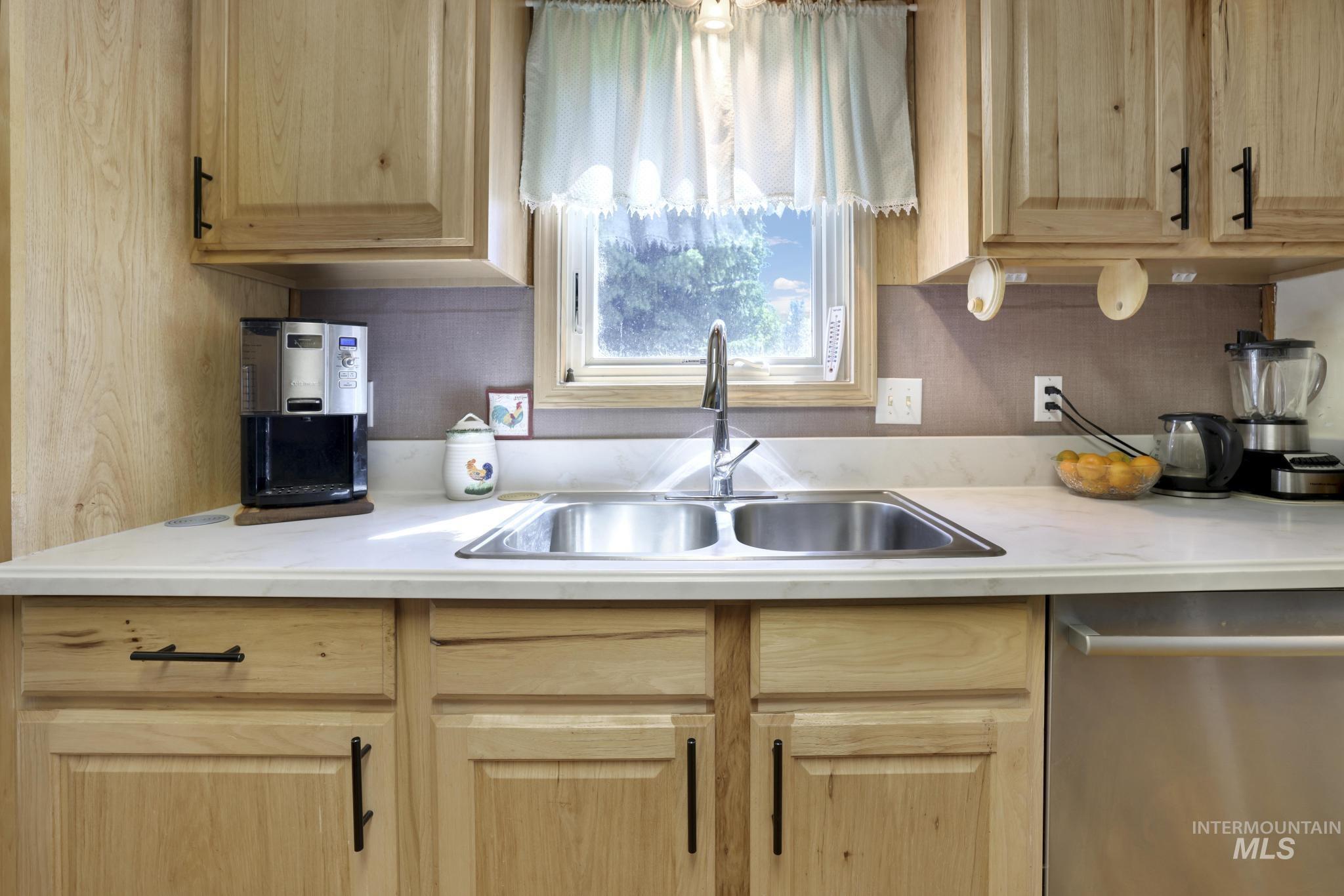 738 3rd Avenue East Gooding, ID 83330 - Photo 16 of 43