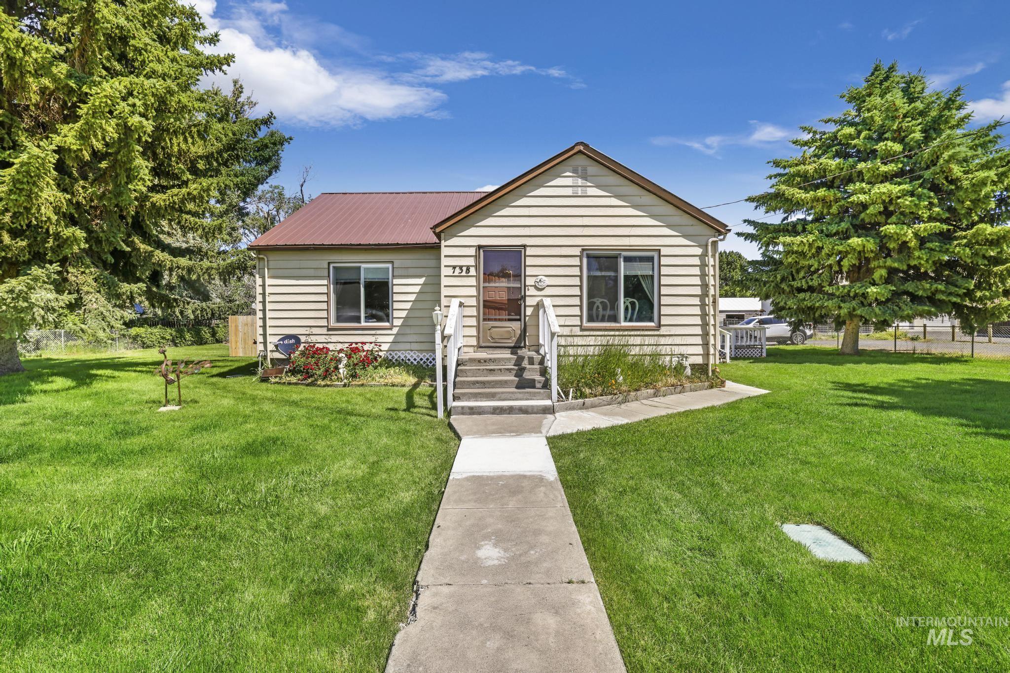 738 3rd Avenue East Gooding, ID 83330 - Photo 2 of 43