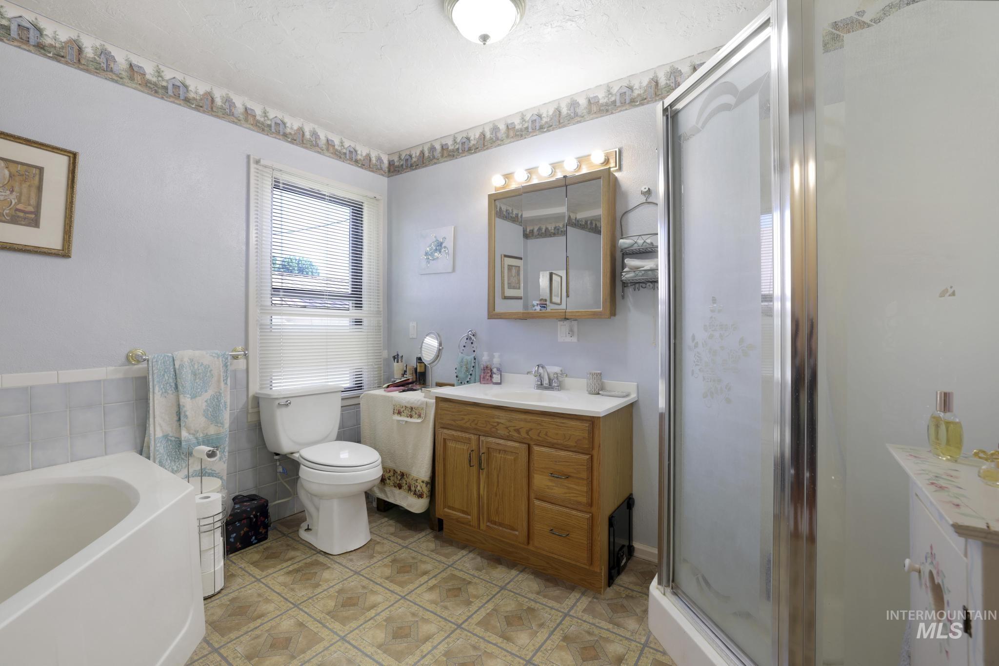 738 3rd Avenue East Gooding, ID 83330 - Photo 5 of 43