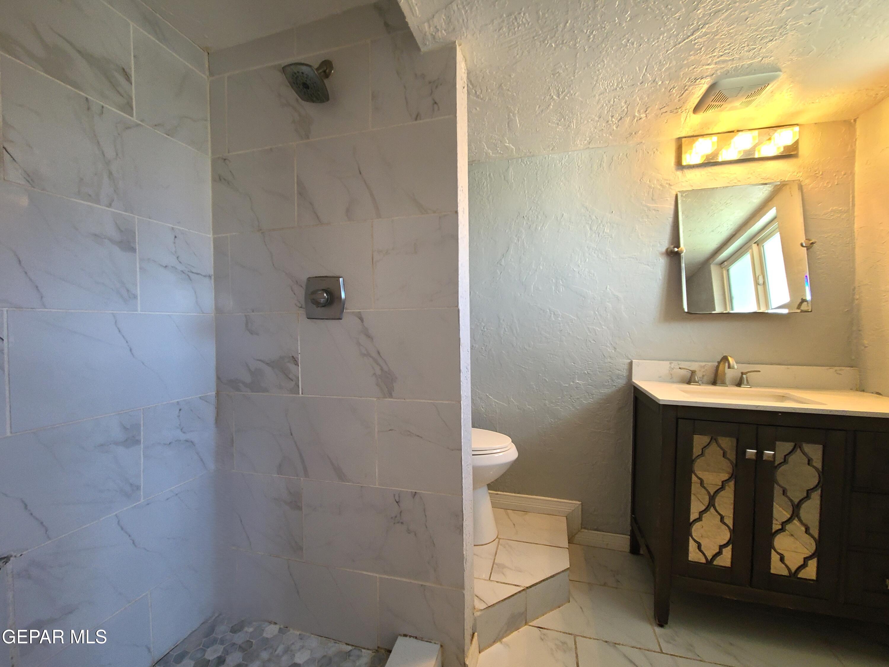 1714 Banker Road Canutillo, TX 79835 - Photo 27 of 78 Primary Bathroom #1)