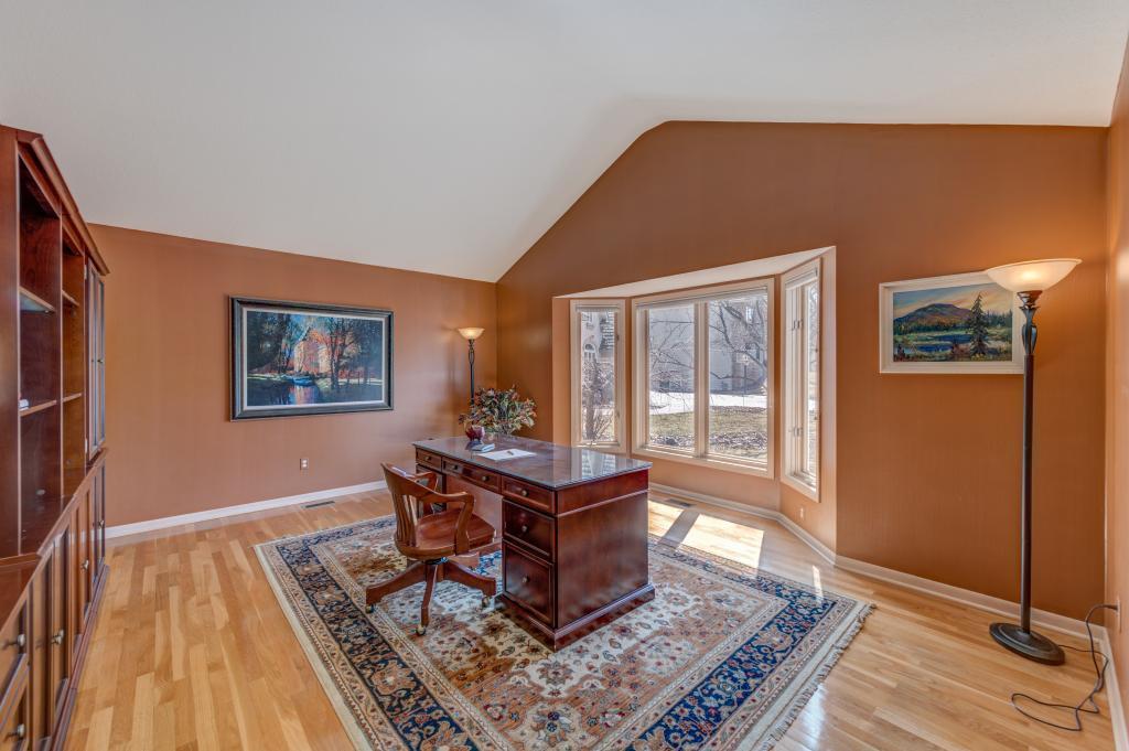 5990 Ridge Creek Road Shoreview, MN 55126 - Photo 4 of 40 Gallery Image 4