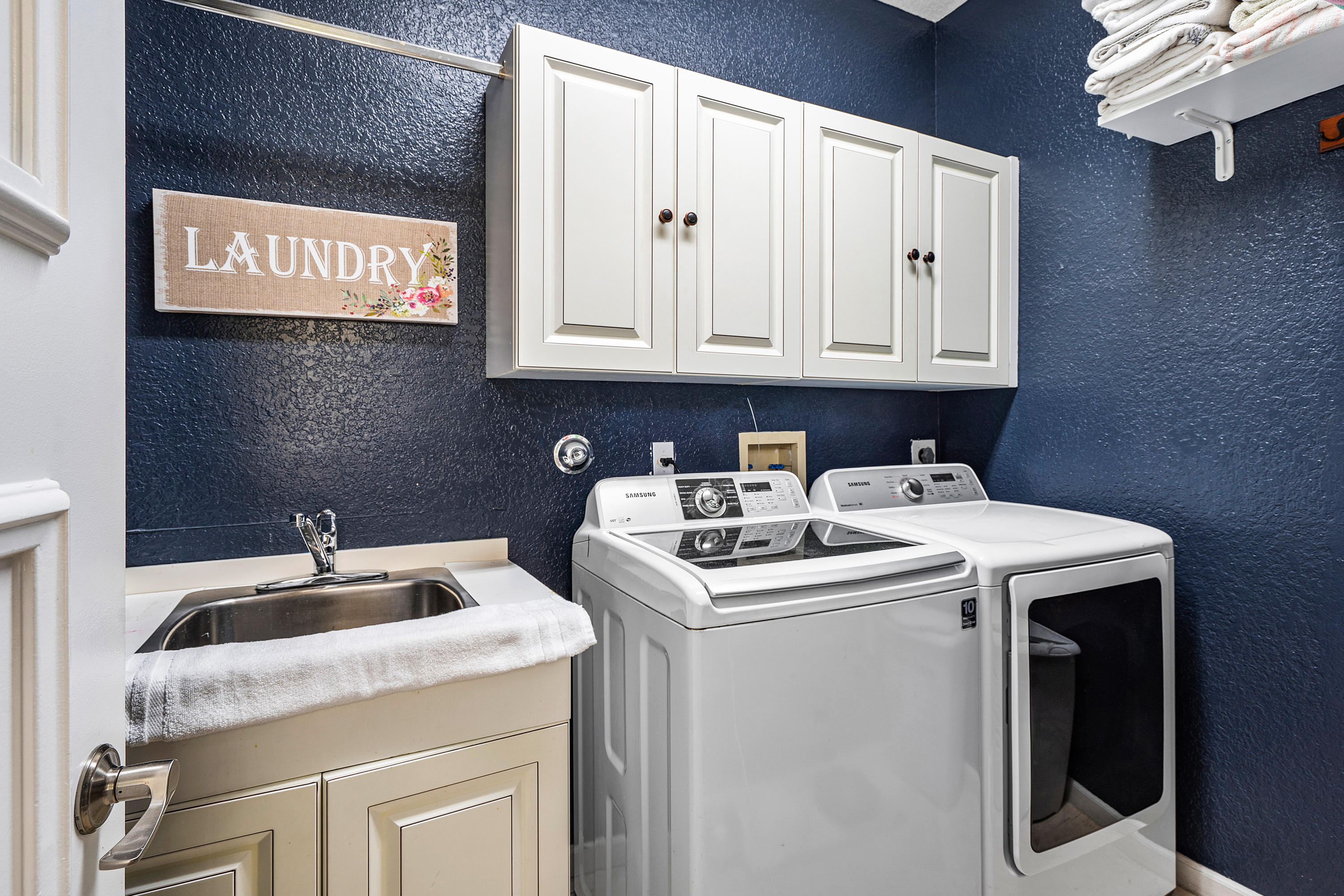6582 Northwest 33rd Avenue Boca Raton, FL 33496 - Photo 16 of 42 Laundry