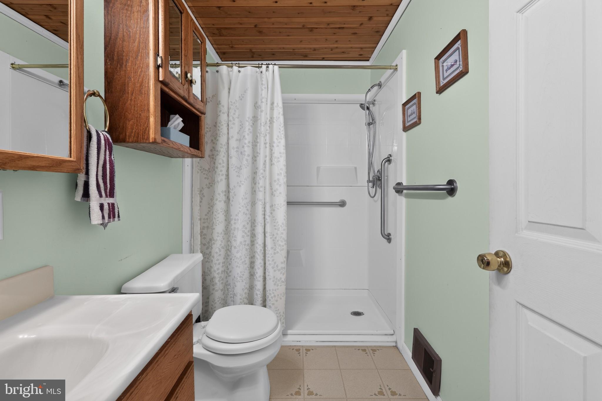 1720 Upper State Road Doylestown, PA 18901 - Photo 9 of 30 1st Floor - Full Bath