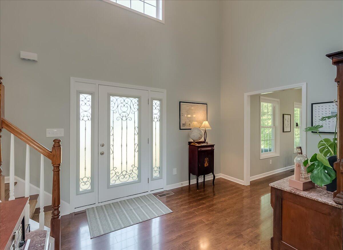 3698 Royster Road Lexington, KY 40516 - Photo 4 of 51 2-story foyer