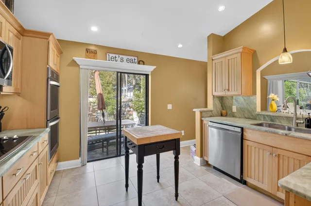 $5,250 | 190 Temple Avenue, Boynton Beach, FL 33436