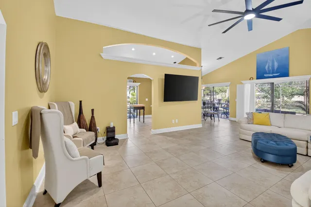 $5,250 | 190 Temple Avenue, Boynton Beach, FL 33436