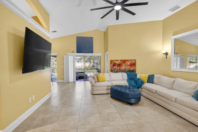 $5,250 | 190 Temple Avenue, Boynton Beach, FL 33436